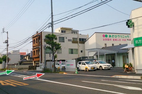 クリニックの駐車場位置
